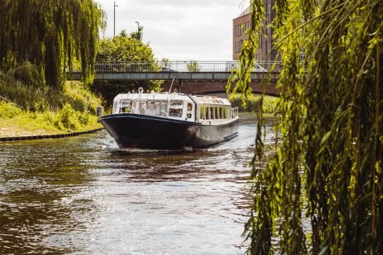 VVV- Dagtocht met boot en bus: Dat gaat naar Den Bosch toe langs de Zuiderwaterlinie!